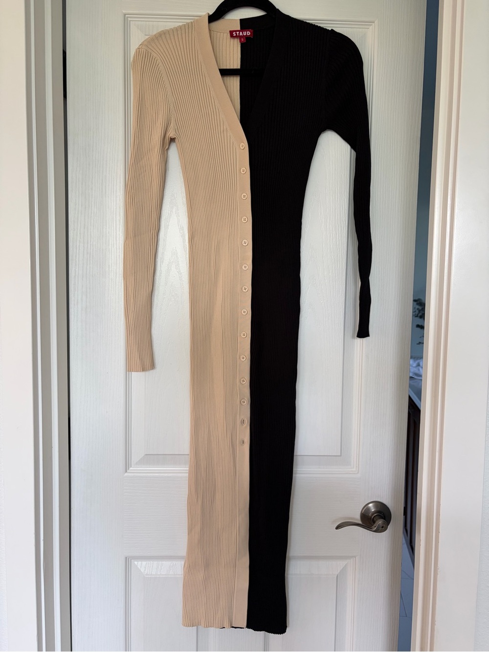 Shoko Colorblocked Midi-Dress - Picture 5 of 9